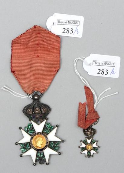 null Une croix de chevalier de l'ordre de la Légion d'honneur, en argent émaillée,...