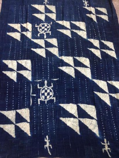 null Tissage Igbo, Ukara, Nigeria ou Cameroun, XXe siècle. Coton filé main teint...