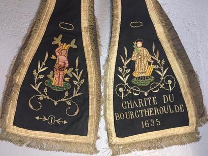 null Deux chaperons de charitons de la confrérie de Bourgthéroulde, Eure, vers 1880....