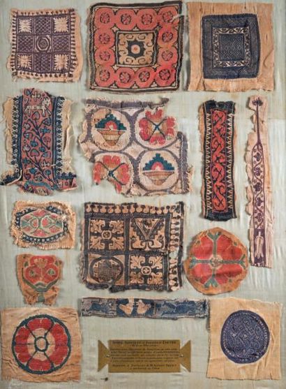 null Collection de 14 fragments de tissus Coptes, fouilles d'Antinoé, IIIe, Ve, VIIe...