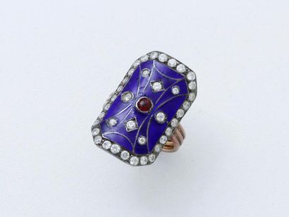 null Bague marquise en or 585 et argent 800 millièmes, le plateau octogonal habillé...