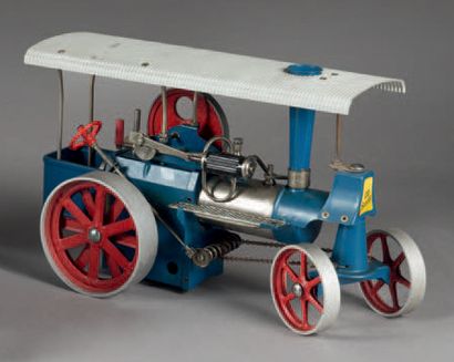 WILESCO Loco-routière à vapeur en métal peint bleu et rouge
L: 32 cm