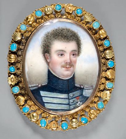 null * Miniature ovale sur ivoire: Portrait d'un officier de la garde royale en habit...