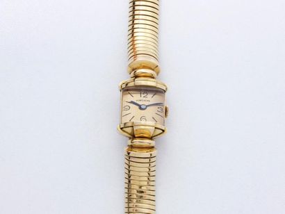 null Montre bracelet de dame en or 750 millièmes, cadran doré avec chiffres arabes...