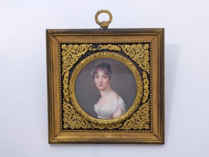 null Portrait miniature peint sur ivoire de forme ronde représentant Elisa Bonaparte,...