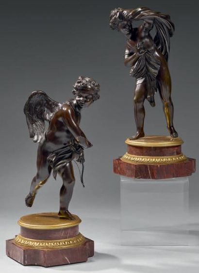 D'après PIGALLE Paire de statuettes en bronze ciselé et patiné représentant Cupidon...