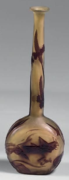 GALLÉ Émile (1846-1904) 
Vase soliflore. Épreuve de tirage industriel réalisée en...