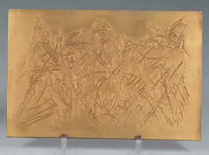 Emile Gilioli (1911-1977) 
Sans titre, 1970
Bas-relief, épreuve en bronze doré, signée...