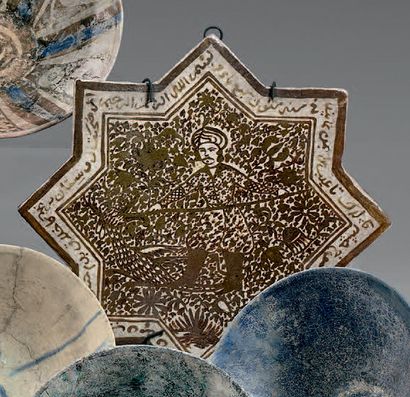 null Grand carreau octogonal de revêtement en forme d'étoile, Iran qâjâr, fin XIXème...