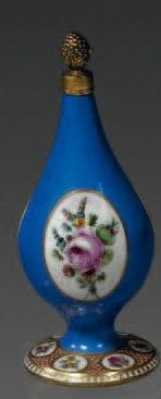 MEISSEN pour la TURQUIE Flacon de parfums aspersoir en porcelaine à fond bleu, décor...