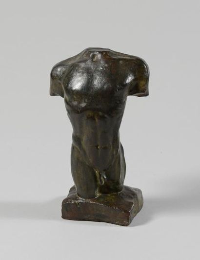 Jacques CHAUVENET (né en 1950) 
Torse d'homme
Épreuve en bronze patiné, signée, numérotée...