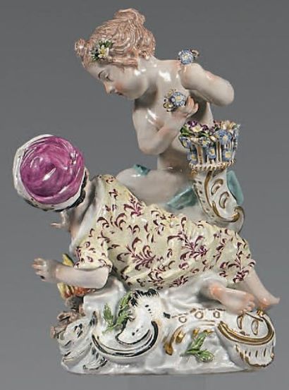 MEISSEN Deux groupes en porcelaine, représentant deux enfants sur une base rocaille,...