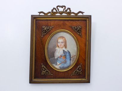 null Portrait miniature ovale peint sur ivoire de Louis XVII à mi-corps d'après Kucharski,...