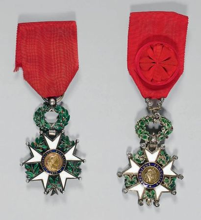 null Deux croix de chevalier de l'ordre de la Légion d'honneur, l'une modèle de luxe...