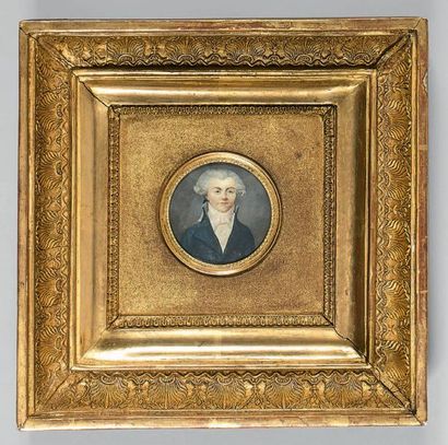 null Miniature ronde sur ivoire: Portrait de face de Maximilien de Robespierre, habit...