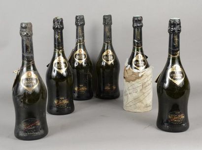null 6 bouteilles CHAMPAGNE «La Grande Dame», Veuve Clicquot 1979 (TLB)