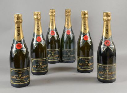 null 6 bouteilles CHAMPAGNE «Brut Impérial», Moët & Chandon (5 de 1983, 1 de 198...