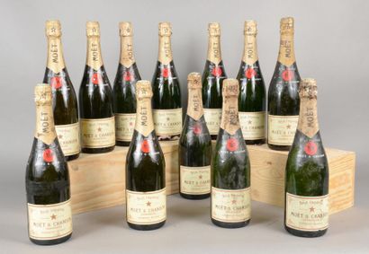 null 12 bouteilles CHAMPAGNE «Brut Impérial», Moët & Chandon (et)