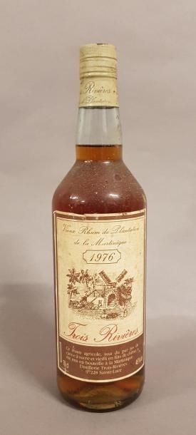 null 1 bouteille RHUM Trois Rivières 1976 (els)