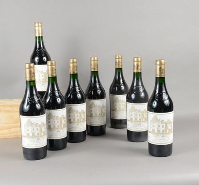 null 8 bouteilles CH. HAUT-BRION, 1° cru Pessac-Léognan 1990 (els) cb