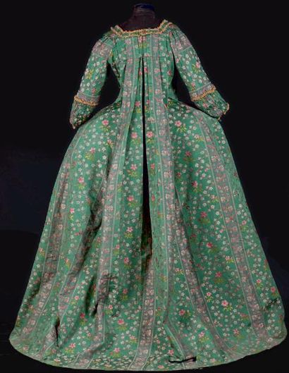 null Superbe manteau de robe à la française en lampas, France, vers 1760. Pékin de...