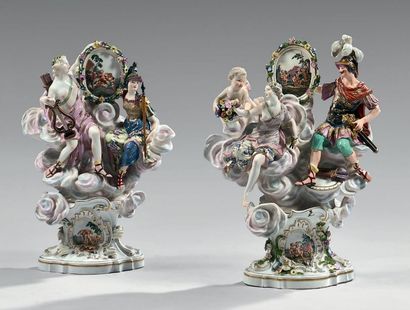 MEISSEN Rare paire de groupes polychromes à sujets mythologiques représentant Apollon...