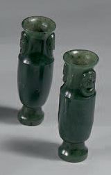 CHINE - Début XXème siècle Paire de vases et brûle-parfum en néphrite verte, deux...