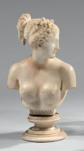 null Buste en albâtre représentant Vénus, les cheveux attachés par un fin ru­ban...