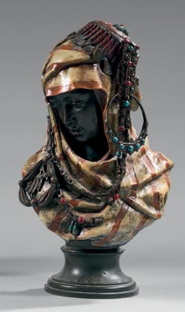 WAUGE (?) Buste de «Femme Berbère». Sujet en régule à patine polychrome.
Signé. Haut....