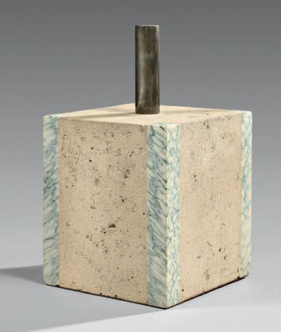BOICEAU Ernest (1881 - 1950) Lampe en pierre de Bourgogne à sections carrées à in­crustations...