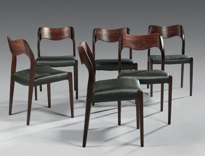 MOLLER Niels Otto (1920 - 1981) Suite de six chaises en palissandre et bois noir­ci...