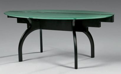 MANZON Serge (1930 - 1998) Table de salle à manger à plateau ovale pliant en bois...