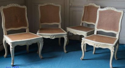 null Suite de quatre chaises cannées en bois relaqué crème
Epoque Louis XV
Haut.:...