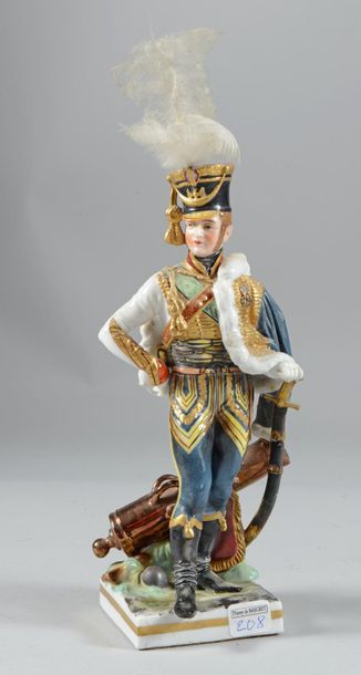 null Figurine en porcelaine polychrome : Junot, Duc d'Abrantès, en tenue de colonel-général...