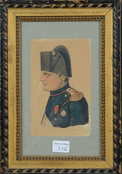 null Petit dessin aquarellé : Napoléon en buste ; cadre doré et laqué noir ; 14 x 9 cm....