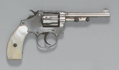 null Revolver Smith & Wesson Lady Smith, second model, simple et double actions,...