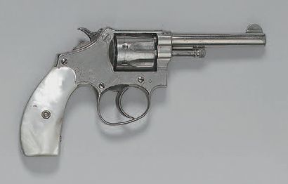 null Revolver Smith & Wesson Lady Smith, first model, double action, calibre 22 annulaire,...