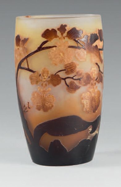 GALLÉ Émile (1846-1904) (établissements) Vase. Épreuve de tirage industriel réalisée...