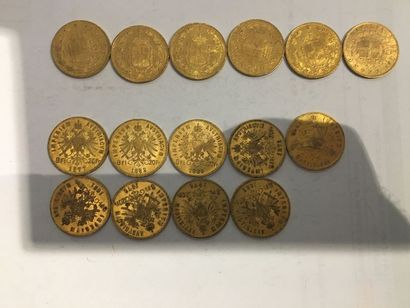 null Lot de 15 pièces en or comprenant:
6 pièces de 20 Lires Italie en or
9 pièces...