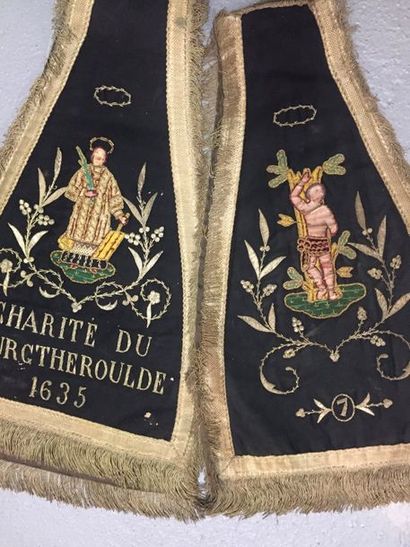 null Deux chaperons de charitons de la confrérie de Bourgthéroulde, Eure, vers 1880....