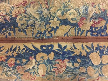 null Réunion de bordures de tapisserie de Lice, Aubusson ou Flandres, fin du XVIIe...