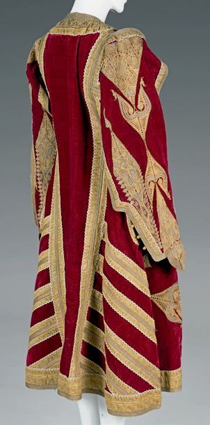 null Manteau ou robe de mariée brodé d'or, Albanie, Empire Ottoman, vers 1900. Velours...