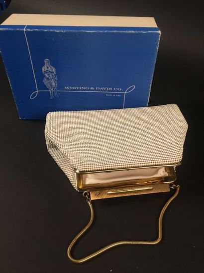 WHITING & DAVIS Co Mesh Bag ou sac en maille de métal émaillé ivoire, vers 1940-1950....