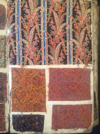 null Carnet d'échantillons d'étamine de laine beaux motifs Cachemire, région de Lyon...