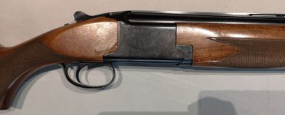 null Fusil de chasse Browning calibre 12.70 (n°L13PM02490)
Mono détente. Éjecteurs...