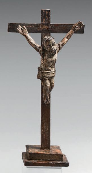 null Christ crucifié en bois sculpté en ronde-bosse polychrome.
Ancien
Travail populaire...