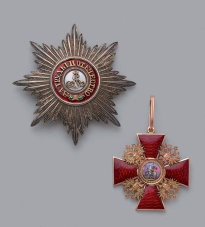 null Ensemble de chevalier de l'ordre de Saint-Alexandre Nevsky:
- Croix en or, à...