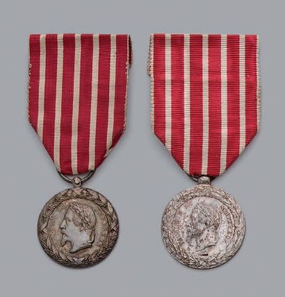 null Deux médailles commémoratives de la campagne d'Italie en argent, l'une par E....