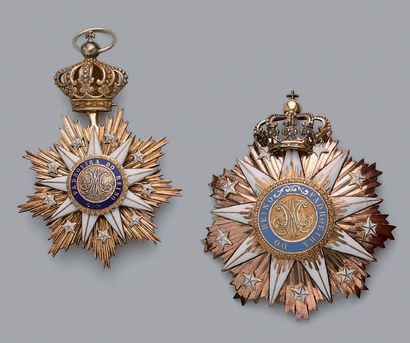 null Ensemble de grand-croix de l'ordre de Villa Vicosa:
- Croix en vermeil, étoile...