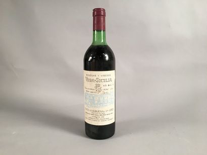 null 1 bouteille VEGA SICILIA "Tinto Valbuena 3er año", Duero 1980 (elt, inscription...